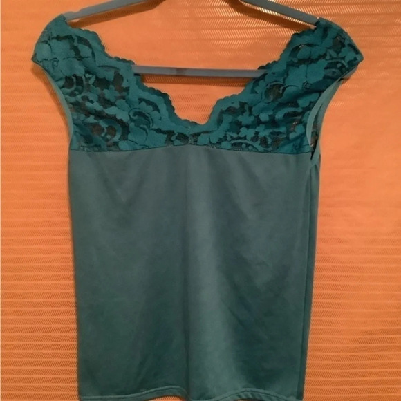 TEAL BLOUSE~LIGHTWEIGHT WITH~SOFT LACE DETAIL~SIZE M - Picture 4 of 4